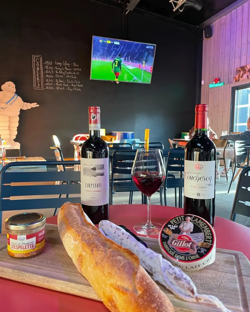 Planche pate pain et saucisson entier (2)
