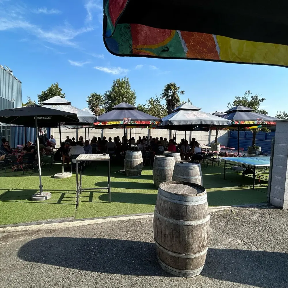 Terrasse du Garage Bar (2)