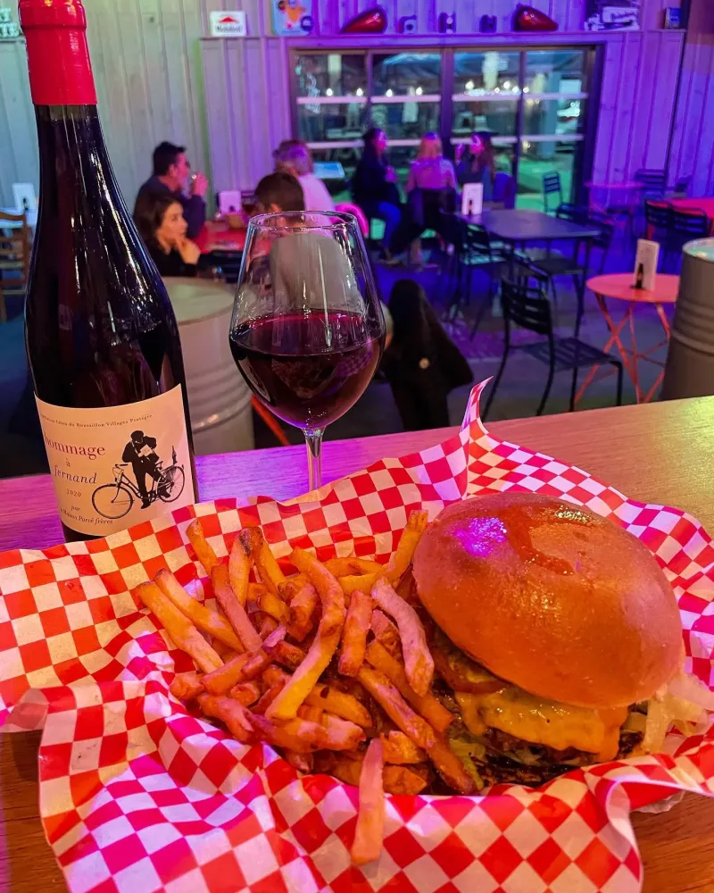 Hamburger frites du Garage Bar (2)