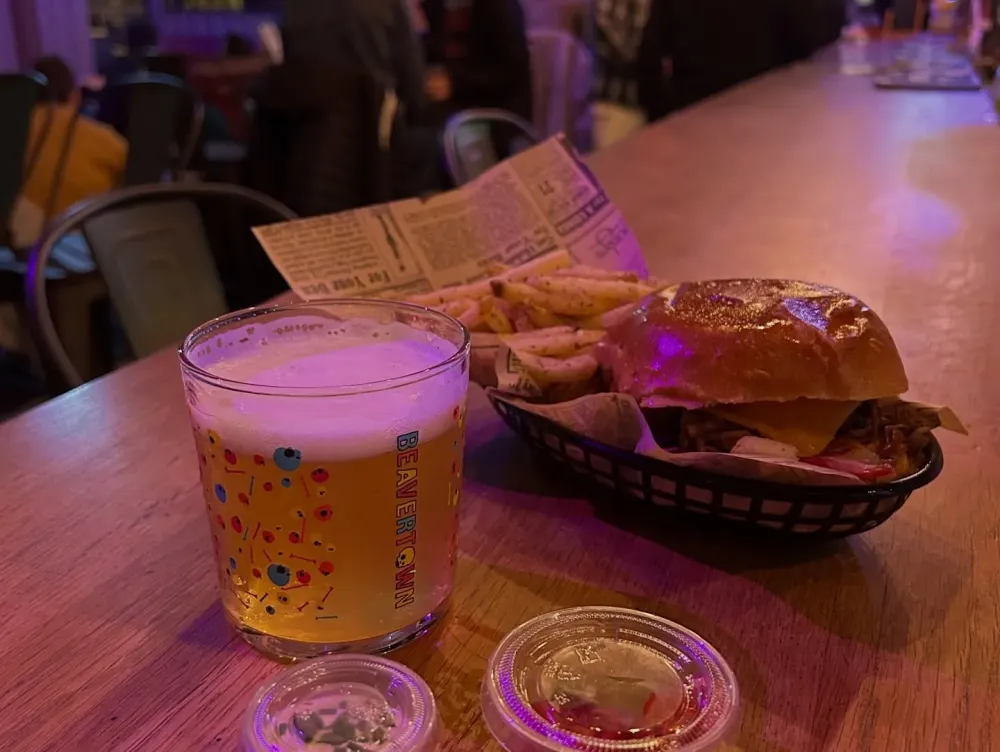 Hamburger frites du Garage Bar (4)